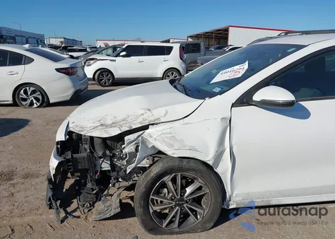 2024 Kia Forte Lxs z USA, uszkodzony, nr VIN 3KPF24AD7RE767734